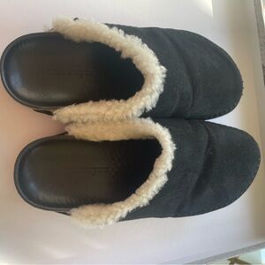 Jenni Kayne shearing clogs.  Wore only twice !